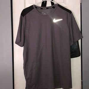 Men’s Nike running shirt